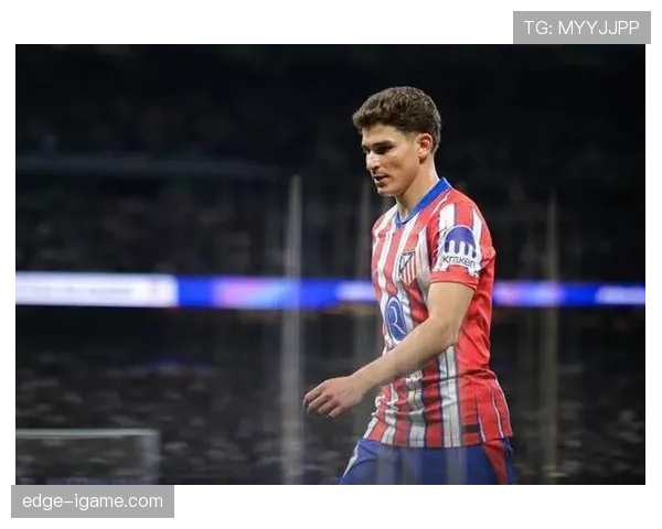 阿尔瓦雷斯精准射门建功，助球队取胜展现非凡球技