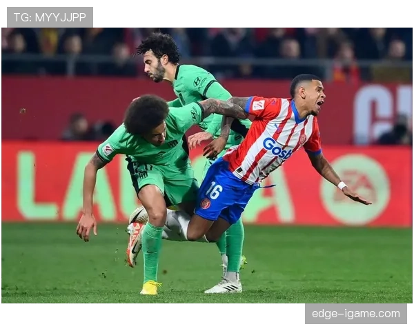 西甲战火升级：豪门交锋引爆赛场，黑马异军突起成焦点