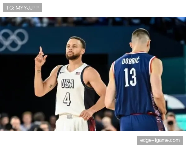 戴维斯技术对比展示新兴球员如何逐渐挑战传统巨星地位 戴维斯技术对比展示新兴球员如何逐渐挑战传统巨星地位