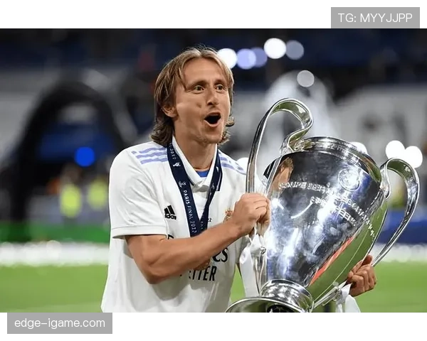 莫德里奇这生活,谁顶得住,连闲暇都像拿冠军的压力 莫德里奇这生活,谁顶得住,连闲暇都像拿冠军的压力