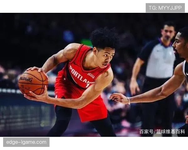 班·西蒙斯突破创造机会效率提升拉开与传统内线差距