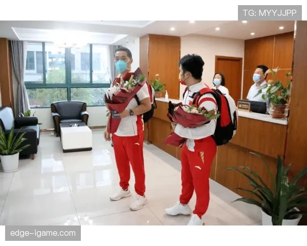 石智勇训练像隐士，出门像阔少，看到这反差我真想开评论炸他